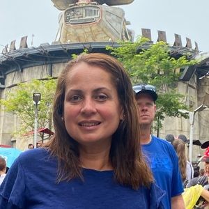 Meet your Posher, Ana